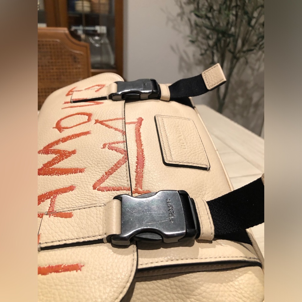 Coach X Jean Michel Basquiat Track Crossbody Pebble Leather C5425 Cream Black - Picture 8 of 16